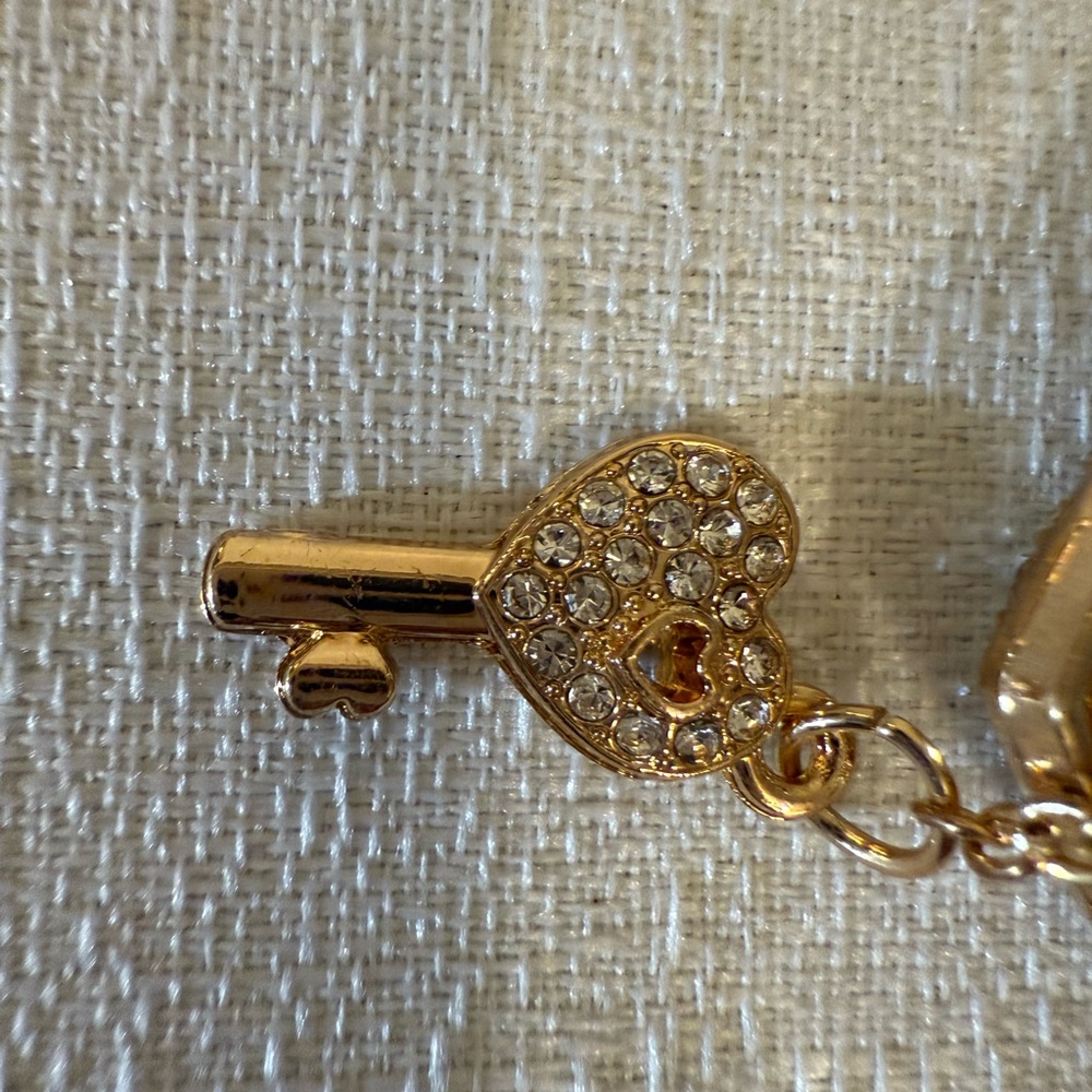 Love Lock Purse Charm – Gold Tone Heart & Key Crystal Keyring - Picture 2 of 4